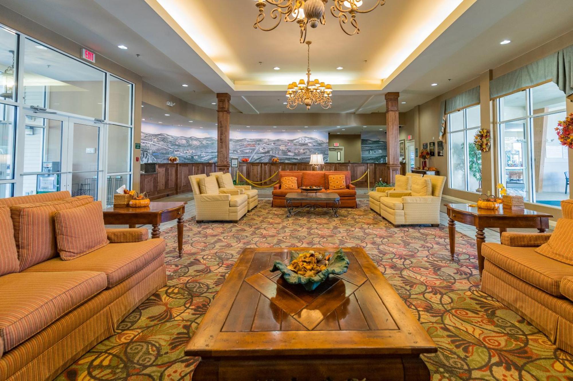 Vacation Village In The Berkshires Hancock Eksteriør bilde The lobby of the Hilton San Diego Bayfront