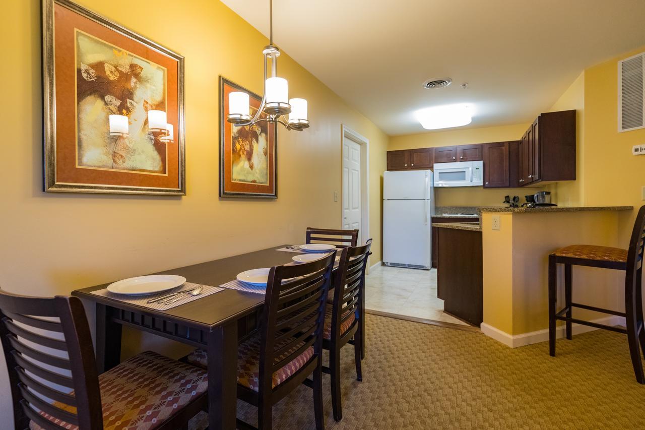 Vacation Village In The Berkshires Hancock Eksteriør bilde A kitchen in a typical two-bedroom unit